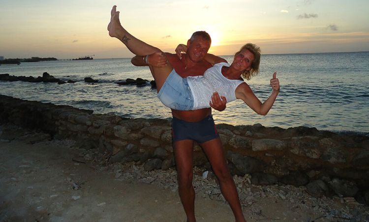 Hans en Karin op Bonaire in Ik Vertrek